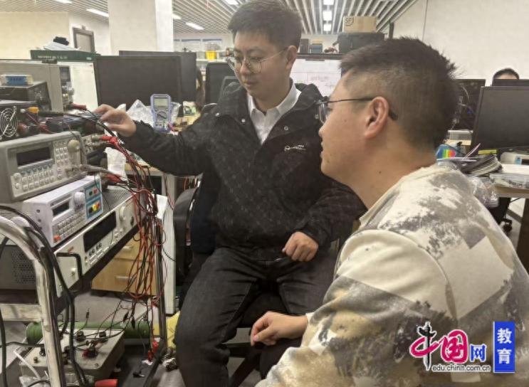 青春赴国潮！ 电子科技大学研究生以AI赋
